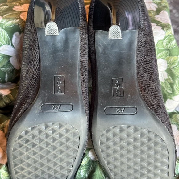 A2 by Aerosoles Benelux Black & Grey Snakeskin Pattern Pumps Size 8M - Picture 3 of 8